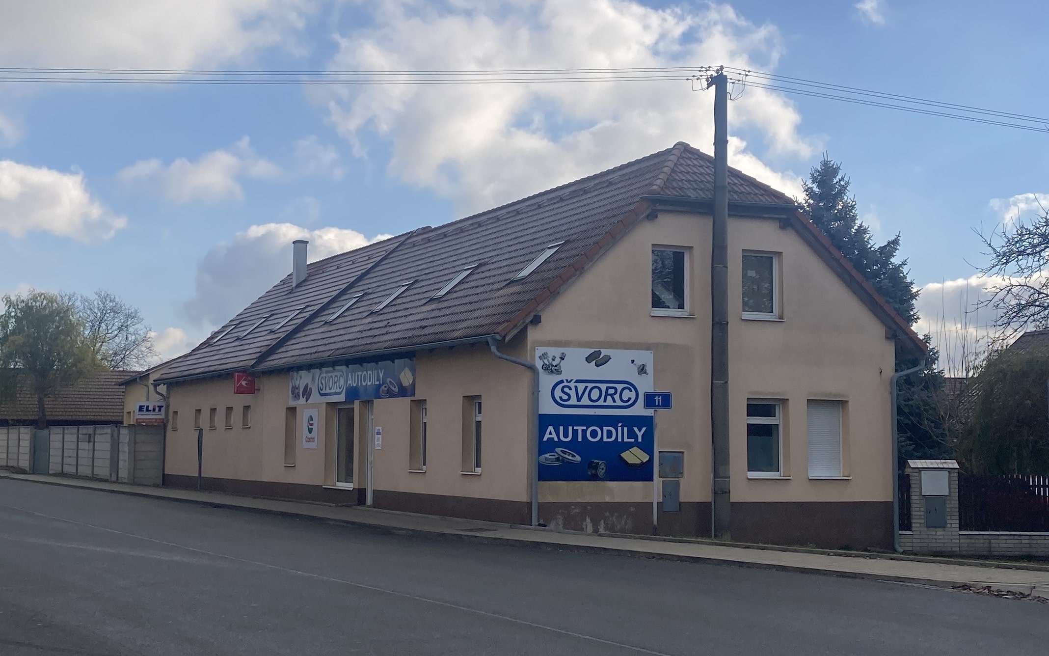 Fotografie prodejny zvenku